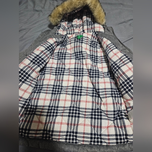 Girls 8/10 winter jacket - Picture 2 of 3
